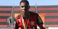 Internacional faz consulta por Thiago Maia, e jogador deixa futuro nas mãos do Flamengo