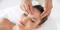 Enxaqueca: acupuntura pode ser mais eficaz do que medicamentos -  Foto: Shutterstock / Saúde em Dia
