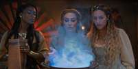 Cena de ‘A Magia de Aruna’, com Erika Januza (Latifa), Cleo (Cloe) e Giovanna Ewbank (Juno), no Disney+  Foto: Divulgação/Disney+ / Estadão