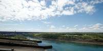 Visão da barragem da usina hidrelétrica de Itaipu em 2021  Foto: REUTERS/Cesar Olmedo