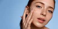 Aprenda sobre cada passo essencial do skincare -  Foto: Shutterstock / Alto Astral