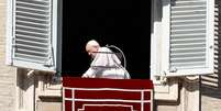 Papa Francisco na janela  Foto: Reuters / BBC News Brasil