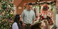 Cena do filme 'Natal Com Voc&ecirc;'  Foto: Jessica Kourkounis/Netflix