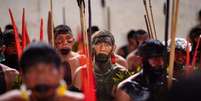 Imagem mostra indígenas reunidos durante o IV Fórum de Lideranças Yanomami e Ye´kuana, em 2023 Foto: Alma Preta