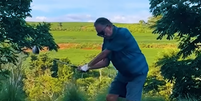 Galvão Bueno dá 'show' de habilidades no golfe com a família  Foto: Reprodução/Redes Sociais