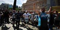 Manifestantes saíram às ruas de Buenos Aires nesta quarta-feira (27/12) para protestar contra os primeiros atos de governo de Javier Milei  Foto: DW / Deutsche Welle
