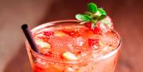 Caipirinha de morango – Foto: Shutterstock  Foto: Guia da Cozinha