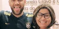 Mãe de Daniel Alves é processada por jovem vítima do jogador.  Foto: Reprodução, Instagram / Purepeople