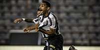 -  Foto: Raul Baretta/ Santos FC - Legenda: Joaquim, do Santos, &eacute; um dos nomes que o Flamengo tem interesse para a temporada 2024 / Jogada10