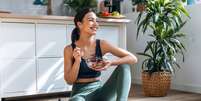 Incorporar alimentos ricos em antioxidantes no café da manhã não apenas impulsiona a eliminação de toxinas, mas também favorece a saúde metabólica  Foto: Josep Suria | Shutterstock / Portal EdiCase
