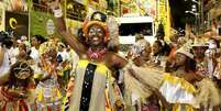 Imagem mostra foliões do primeiro bloco afro do Brasil, Ilê Aiyê.  Foto: Alma Preta