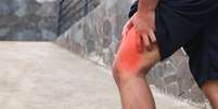 Dor no joelho dificulta o emagrecimento  Foto: Shutterstock / Sport Life