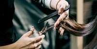 A frequência para o corte de cabelo depende de outros fatores como a saúde dos fios  Foto: Shutterstoc / Alto Astral