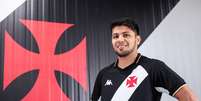 Robert Rojas fecha com o Vasco   Foto: Leandro Amorim/Vasco / Esporte News Mundo