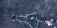 A superestrutura do Platô da Melanésia fica a leste das Ilhas Salomão e é responsável pela formação de arquipélagos como elas (Imagem: Lyndon B. Johnson Space Center/Domínio Público) Foto: Canaltech