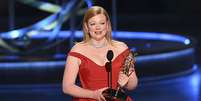 Sarah Snook foi premiada como melhor atriz em série dramática no Emmy 2023  Foto: AP/Emmy/Divulgação