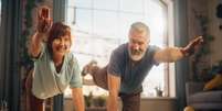 Atividade física na melhor idade ajuda a manter o bem-estar do corpo  Foto: Gorodenkoff | Shutterstock / Portal EdiCase