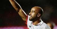 Lucas Moura com a camisa do São Paulo - Foto: Paulo Pinto /São Paulo  Foto: Paulo Pinto /São Paulo / Divulgação