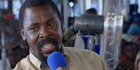 TB Joshua, fundador de uma das maiores igrejas evangélicas cristãs do mundo, morreu em 2021  Foto: JOURNEYMAN PICTURES / BBC News Brasil