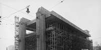 Scheier registrou a construção do Masp em 1966  Foto: Peter Scheier / Acervo Instituto Moreira Salles / BBC News Brasil