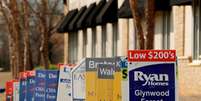 Placas sinalizam casas à venda na Carolina do Sul, EUA
29/02/2020
REUTERS/Lucas Jackson  Foto: Reuters
