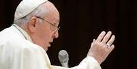 O papa enfatizou que essas bênçãos não devem ser realizadas em um contexto litúrgico  Foto: REUTERS