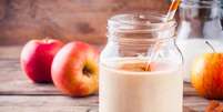 Shake de maçã com canela  Foto: nblx | Shutterstock / Portal EdiCase