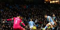  Foto: Darren Staples/AFP via Getty Images - Legenda: Momento do segundo gol marcado por Julián Álvarez na vitória do City sobre o Burnley - / Jogada10