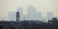 Nuvem de poeira oriunda do deserto do Saara vista em Londres, em 2014  Foto: Reuters / BBC News Brasil