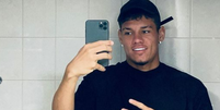 Dimas Cândido explica o que ocorreu no encontro com a jovem morta em seu aparatamento   Foto: Reprodução / Instagram dimasf_10 / Esporte News Mundo