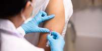 Vacina protege contra diferentes tipos do vírus HPV  Foto: Shutterstock / Alto Astral