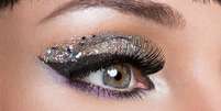 Se entrarem em contato direto com os olhos, os glitters podem comprometer a saúde ocular. |  Foto: valuavitaly/Freepik / Boa Forma