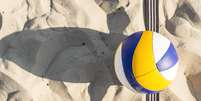 Profissional dá orientações para praticar esportes de areia de forma segura  Foto: Freepik/Divulgação / Boa Forma
