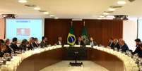 Em reunião, Bolsonaro pede para ministros 'fazerem alguma coisa' antes da eleição: 'Vamos ter que reagir'  Foto: Reprodução/O Globo