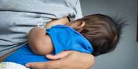 Língua presa pode afetar a amamentação do bebê; veja o que fazer  Foto: Shutterstock / Saúde em Dia