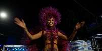 Sabrina Sato brilha como rainha de bateria da Vila Isabel   Foto: Douglas Shineidr/Especial para o Terra 