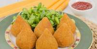 Coxinha recheada com proteína de soja  Foto: Paul_Brighton | Shutterstock / Portal EdiCase