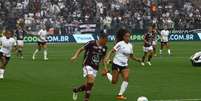 Fotos: Rafael Zocco/Ferrovi&aacute;ria SAF - Legenda: Ferrovi&aacute;ria vai ao ataque. Mas quem leva&nbsp; a melhor e se garante na final &eacute; o Corinthians  Foto: Jogada10