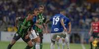  Foto: Staff Images/Cruzeiro - Legenda: Primeiro tempo do cl&aacute;ssico foi de muitas chances perdidas de parte a parte - / Jogada10