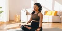 Yoga na gravidez: conheça os benefícios e posições indicadas  Foto: Shutterstock / Saúde em Dia