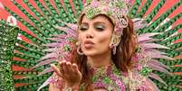 Anitta destacou a barriga definida com fantasia de carnaval para puxar o seu bloco em 17 de fevereiro de 2024.  Foto: AGNews, Webert Belicio/Marcelo S&aacute; Barretto / Purepeople