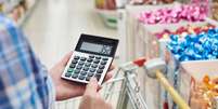 Você vai economizar no supermercado com essas dicas  Foto: Shutterstock / Alto Astral