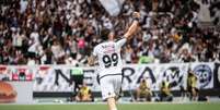 Vegetti marca dois e Vasco vence o Botafogo no clássico.  Foto: Leandro Amorim/Vasco / Esporte News Mundo