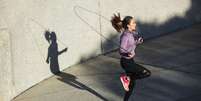 Exercícios físicos em 10 minutos para emagrecer  Foto: Shutterstock / Sport Life