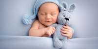 É possível garantir noites tranquilas para o bebê e para toda a família  Foto: Yulia Sribna | Shutterstock / Portal EdiCase