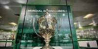 A Taça da Copa Rio de 1951 exposta na sala de troféus do Verdão, no Allianz Parque. Foto: Site Oficial/Palmeiras. / Esporte News Mundo
