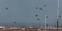 EUA fazem 1º lançamento aéreo de ajuda humanitária em Gaza   Foto: Reprodução/Redes Sociais 