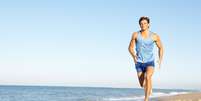 Correr na praia  Foto: Shutterstock / Sport Life