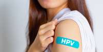 Mulher recebe a vacina contra o HPV  Foto: iStock