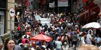 Comércio na rua 25 de Março, Centro de São Paulo  Foto: Paulo Pinto/Agência Brasil / Perfil Brasil